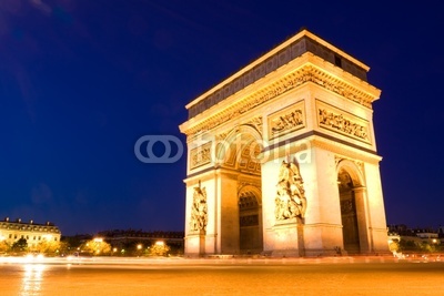 The Arch of Triumph at night. Paris