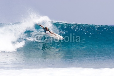 surfing maldives