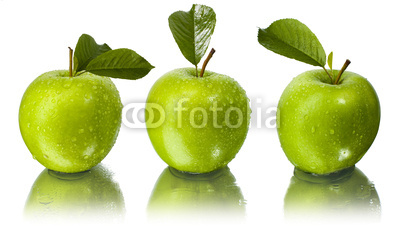 three apples with water drops