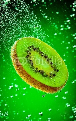 kiwi in water